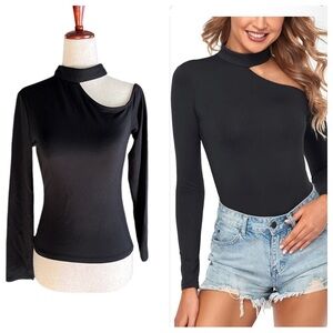 Lulu’s fitted exposed shoulder long sleeve top